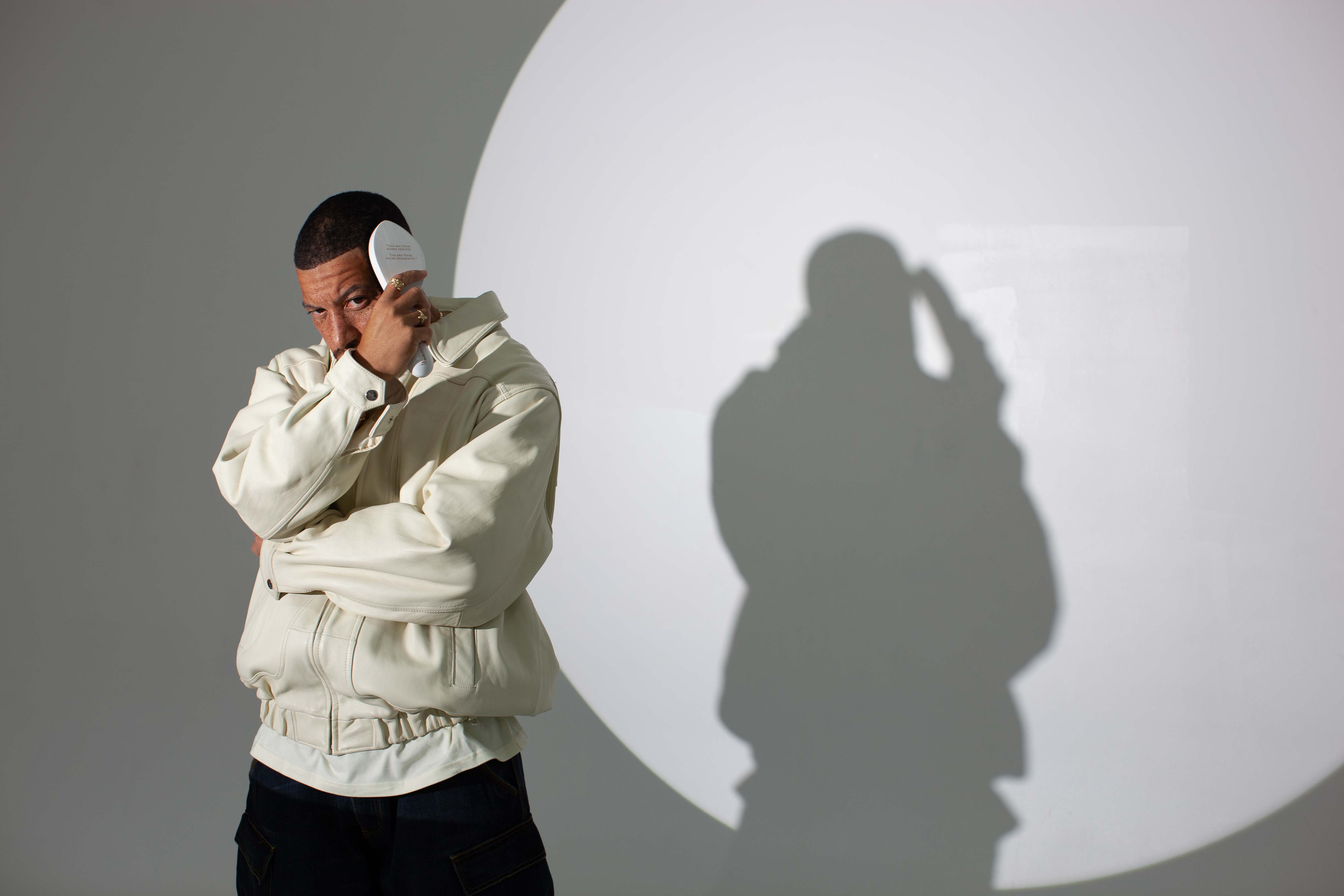 WAVEMAN BRUSH  by SEAN BROWN x GRADIENT