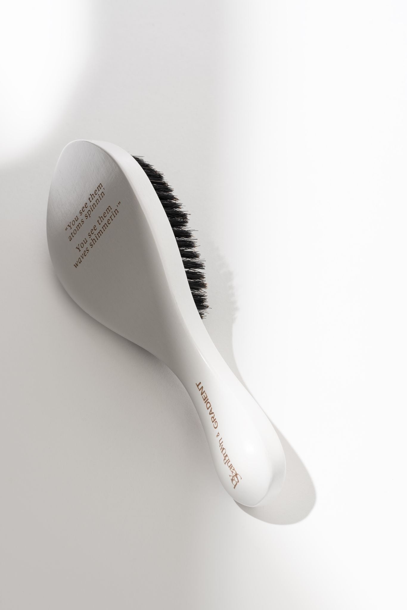 WAVEMAN BRUSH  by SEAN BROWN x GRADIENT